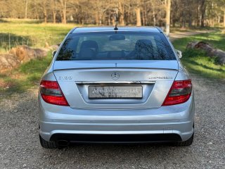 /photos/9760/fa31dd06-92d6-4b43-345a-ebd39aaffd1b_i320x240.jpg